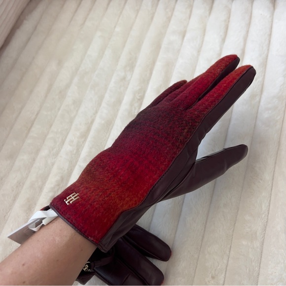 Tommy Hilfiger Red & Burgundy Wool Leather Gloves | Gold TH Logo | Size M/L - Picture 4 of 5